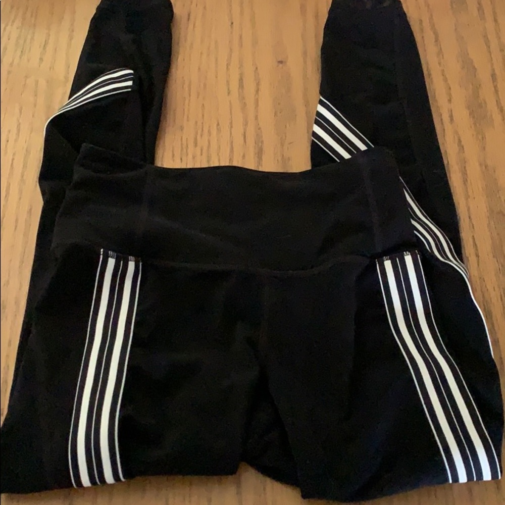 Athleta Black w/Stripes Capri Pants Leggings XXS